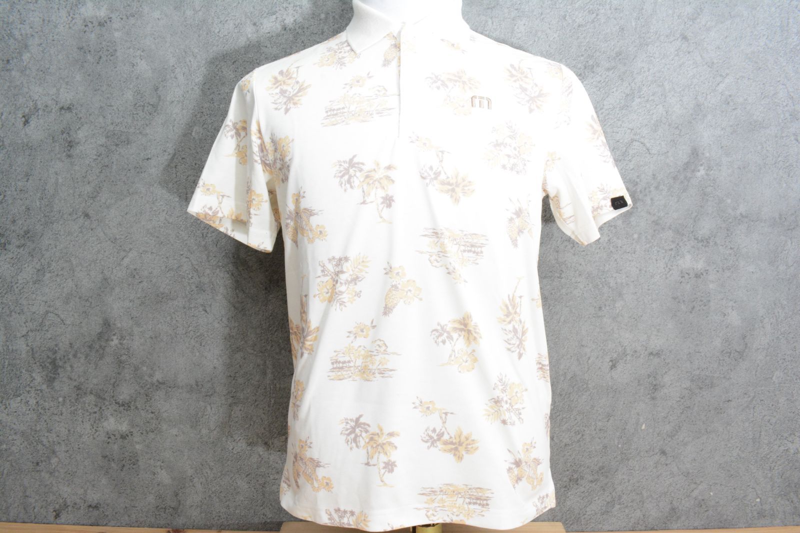 【新品未使用】TravisMathew ポロシャツ　Nintendo Store 新品未使用】TravisMathew ポロシャツ Nintendo Store