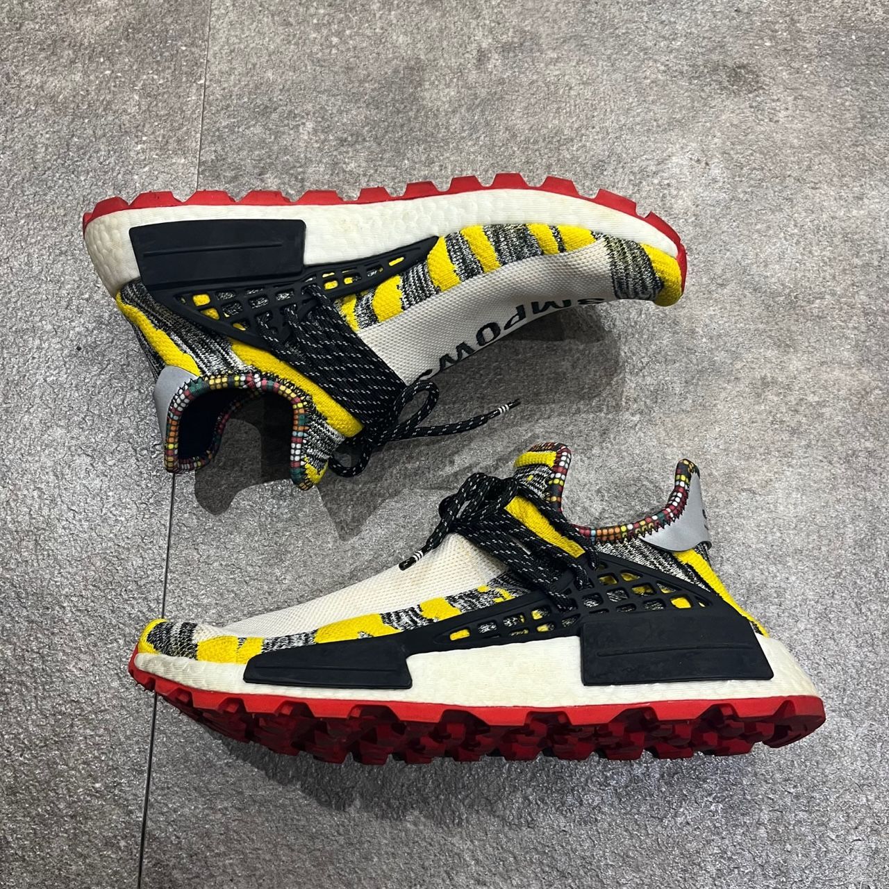 国内正規 PHARRELL WILLIAMS × ADIDAS NMD HU SOLAR PACK 