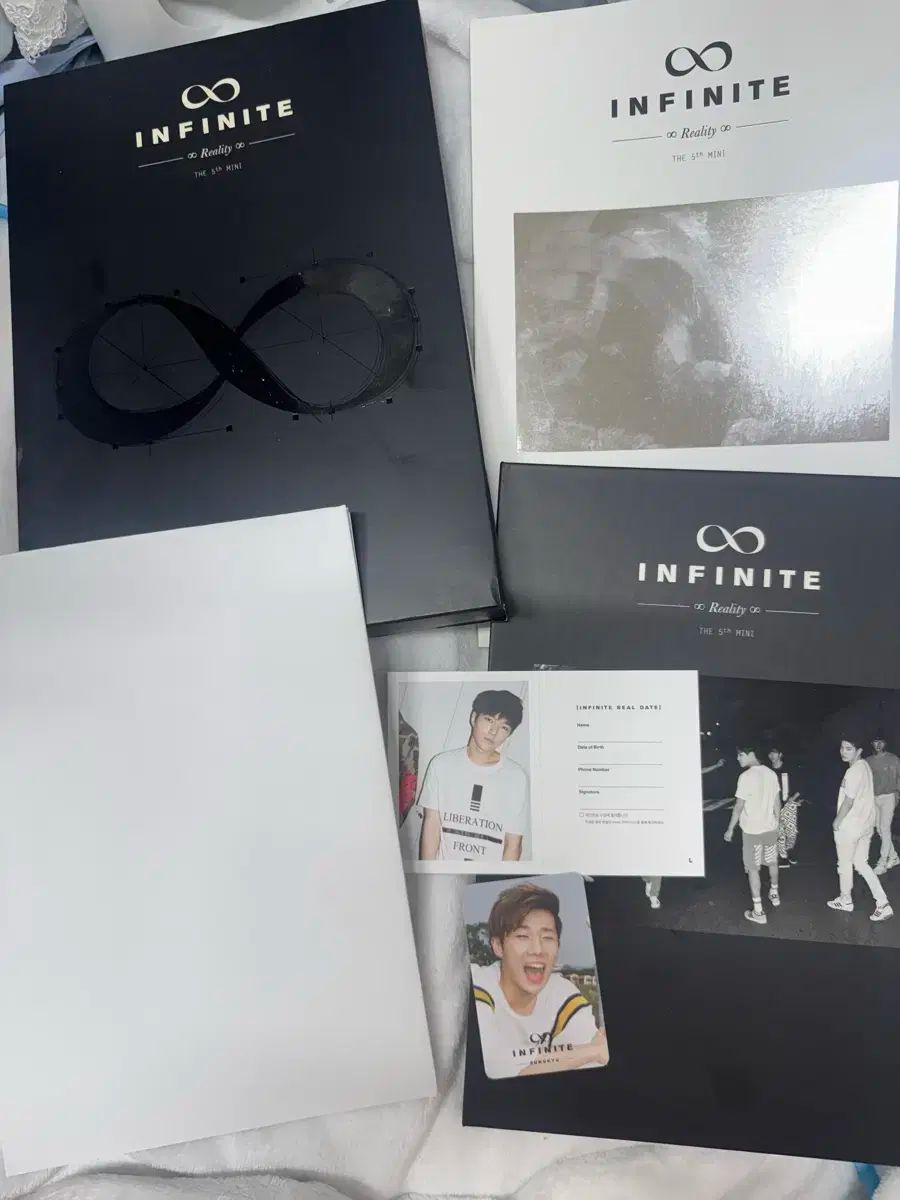 INFINITE ポスター INFINITE キムミョンス 直筆サイン入りポスター