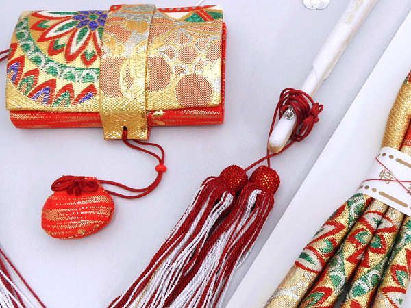 着物美人 送料込み 七五三 女の子 箱セコ3点セット 七五三箱セコ 女の子箱セコ 女の子帯締め 箱迫 丸ぐけ 帯締め 末廣 びら簪 女児 子供 キッズ 2 3歳 5 6 7歳 女の子着物用 七五三着物用 金 赤 m525311