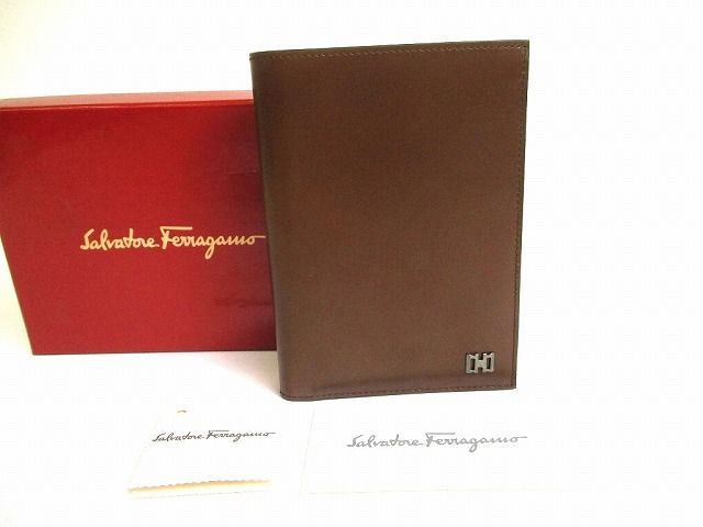 サルバトーレ フェラガモ Salvatore Ferragamo レザー パスポートカバー カードケース 札入れ メンズ レディース