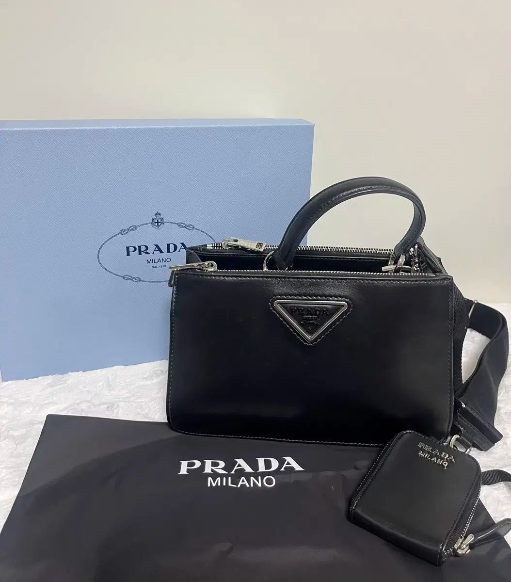 PRADA プラダ カーフレザー トライアングルロゴ マルチ ストラップバッグ