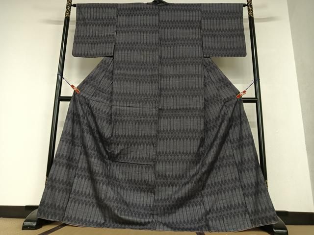 平和屋着物●本場結城紬　重要無形文化財　80亀甲　菱文　ロング丈　正絹　逸品　AAAV7490zg 平和屋着物○本場結城紬 重要無形文化財 80亀甲 菱文 ロング丈 正絹