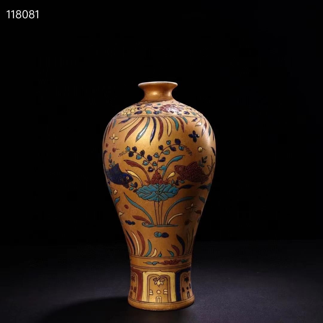 中国古美術・稀有品・純手描き金粉彩陶瓷花瓶・黑檀木箱付き・観賞瓶・文房具・時代物 中国古美術・稀有品・純手描き金粉彩陶瓷花瓶・黑檀木箱付き・観賞瓶