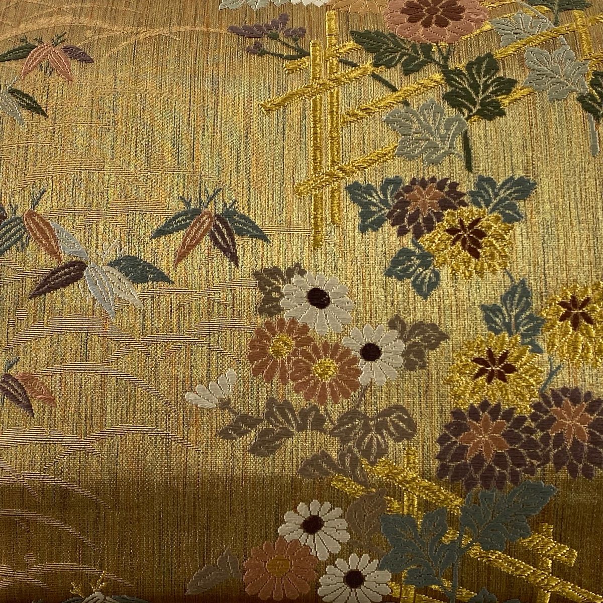 袋帯 秀品 菊 笹 金糸 箔 薄茶色 六通 正絹