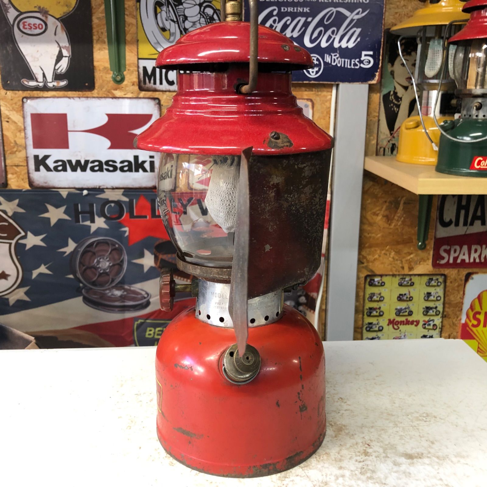 1956年2月 コールマン 200A ランタン （通称イエローボーダー） r48