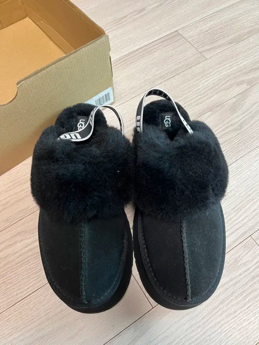 スリッパ ブラック