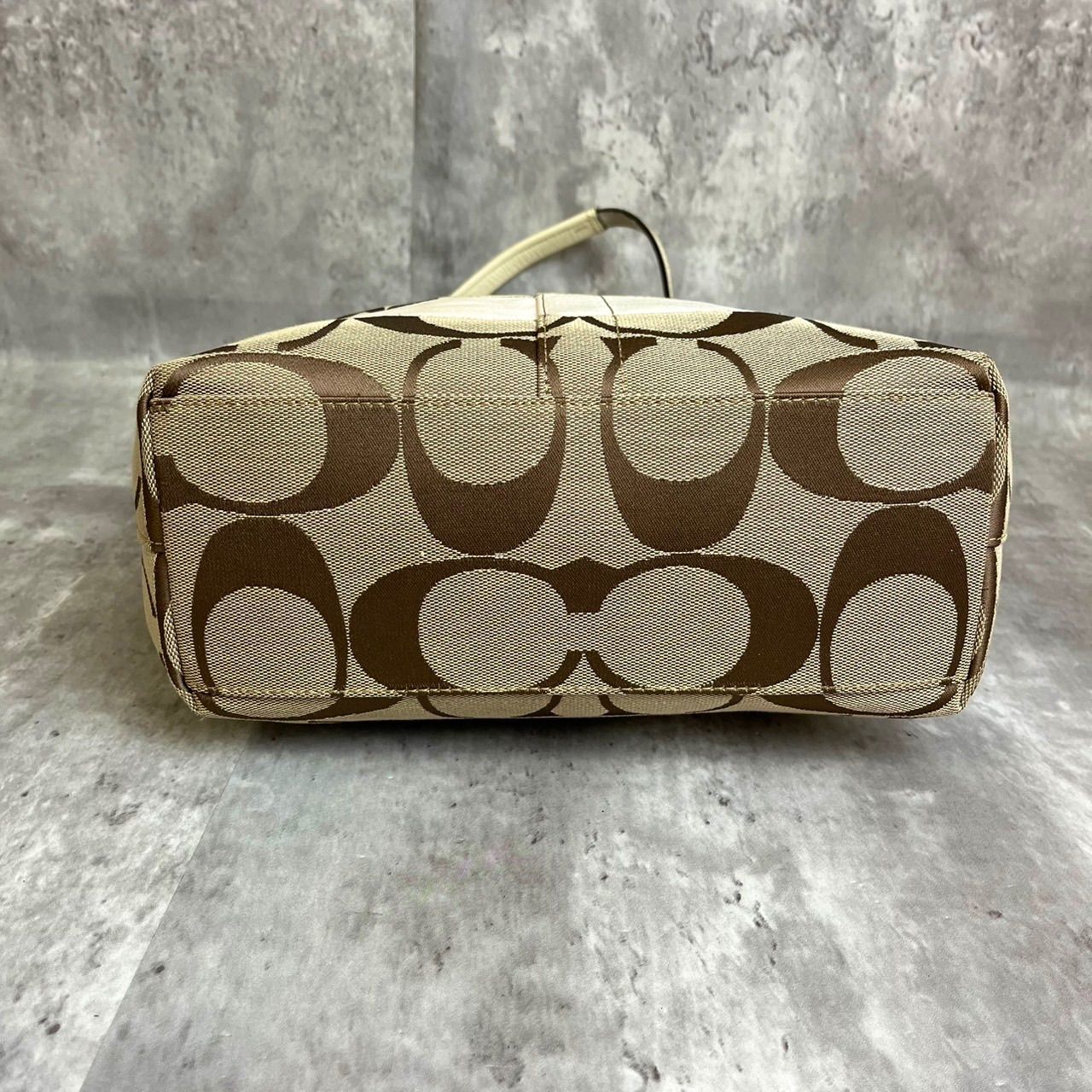 ✨良品✨ COACH コーチ トートバッグ ハンドバッグ シグネチャー