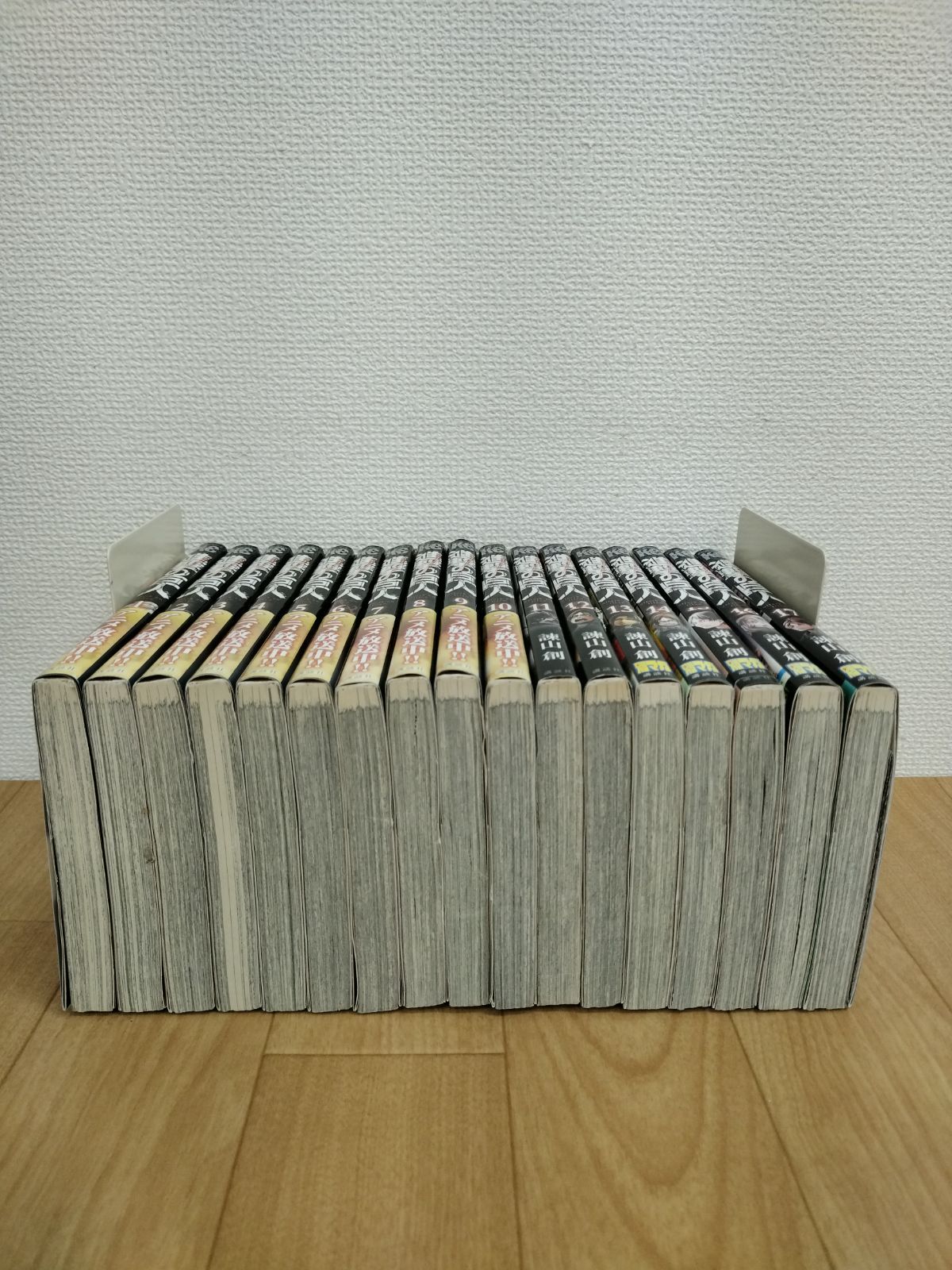 進撃の巨人 1巻～34巻 全巻セット 諌山創 ☆進撃の巨人 1巻～34巻 全巻セット 諌山創 《IT30B》 - メルカリ