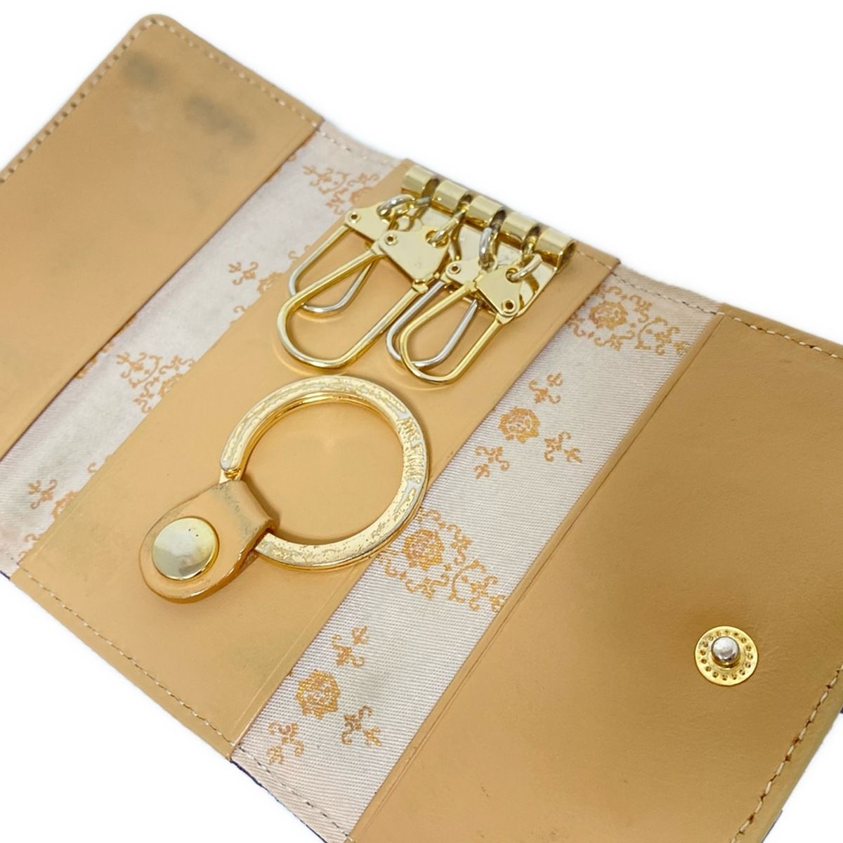 お値下げ可！ANNA SUI キーケース（生産終了の品） 楽天市場】【全品10倍☆8/4(月)20時～】アナスイ キーケース 本