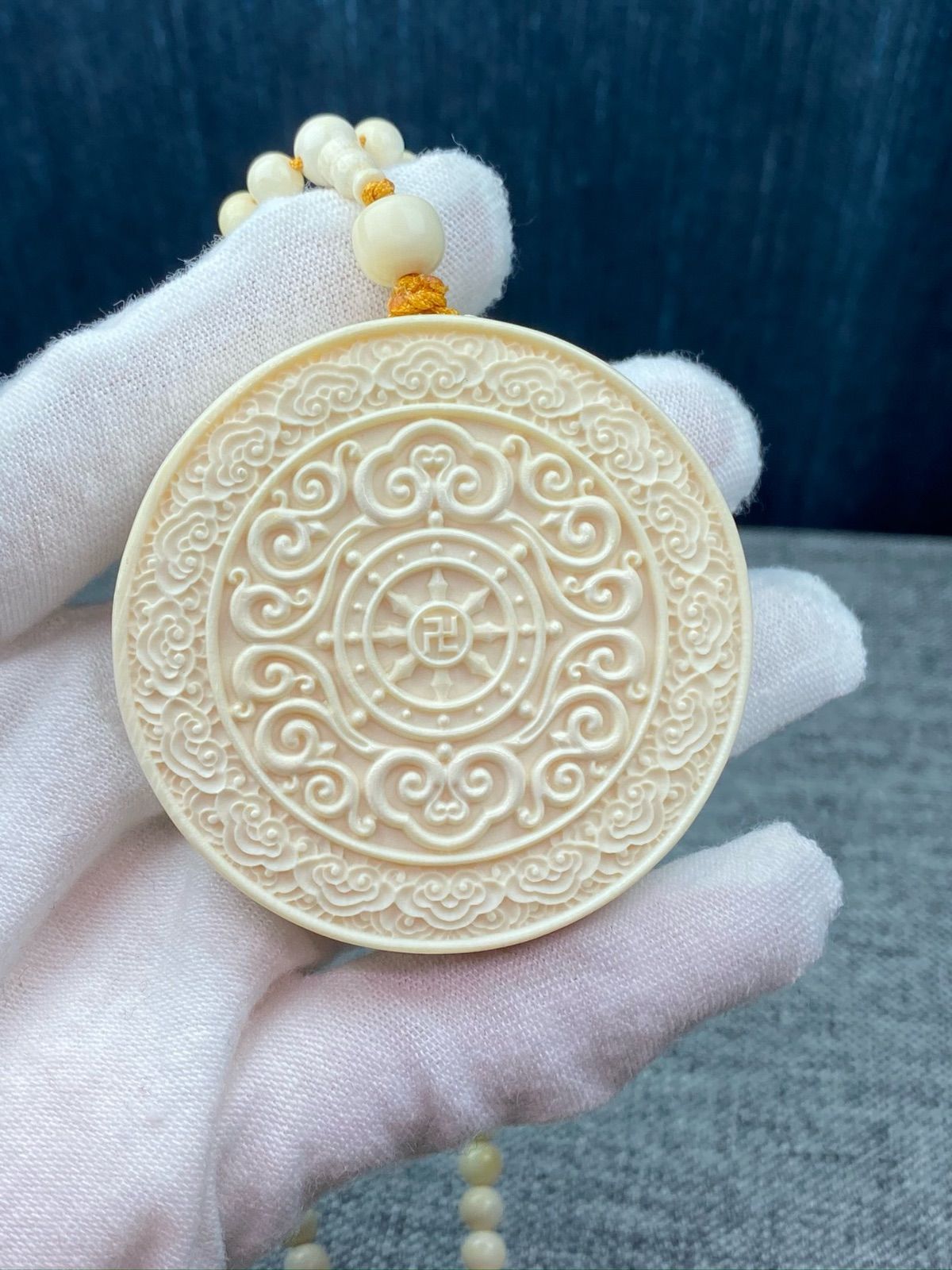 天然マンモス牙美しい手作り彫刻普賢菩薩 ネックレス - アクセサリー