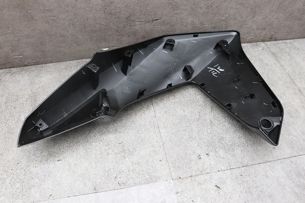 ホンダ 純正 新品 ホーネット2.0 左シュラウド 黒 64521-K1L-000