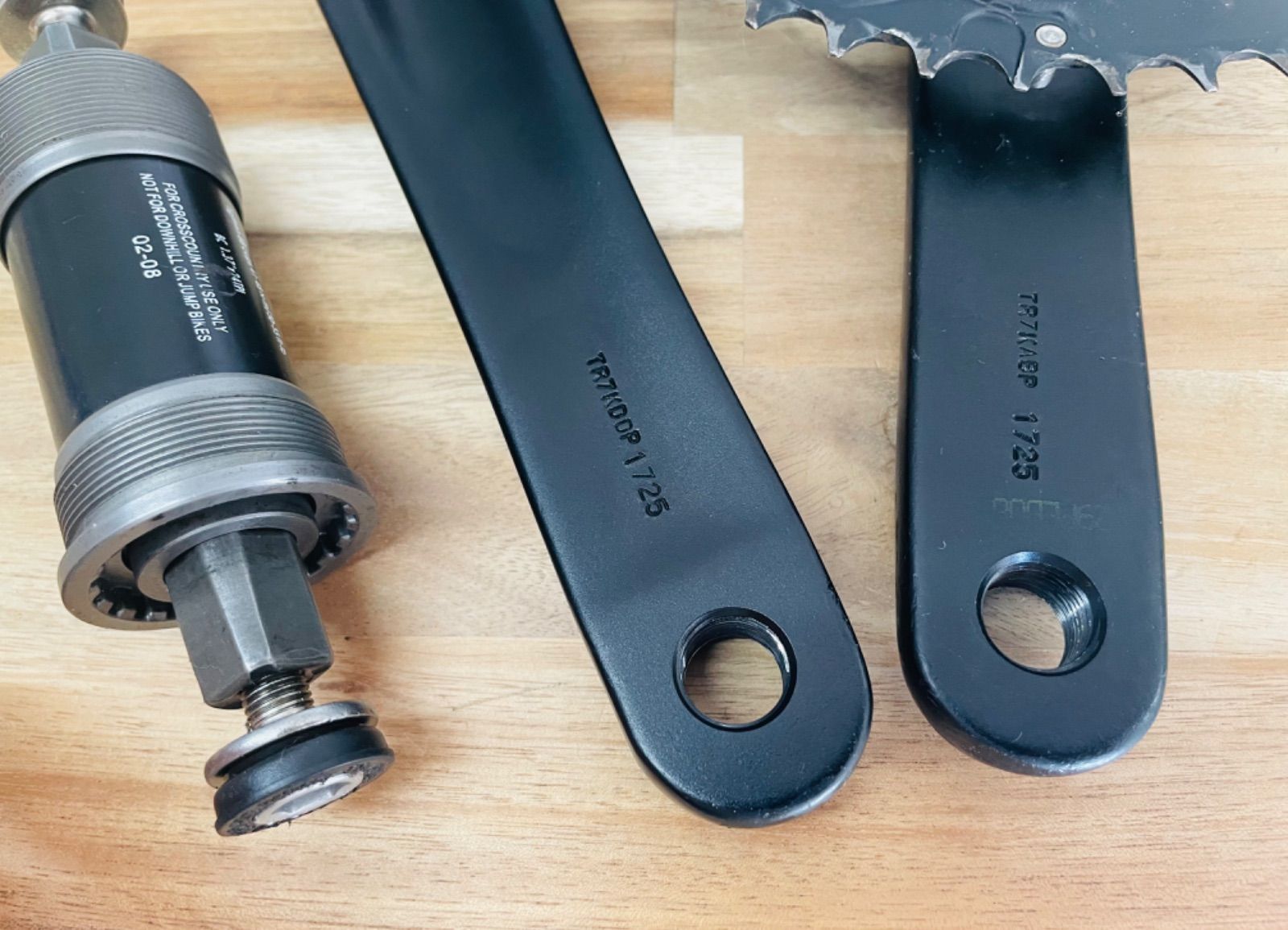TRUVATIV Touro クランクセット 172.5mm 50-36T BB付き sram