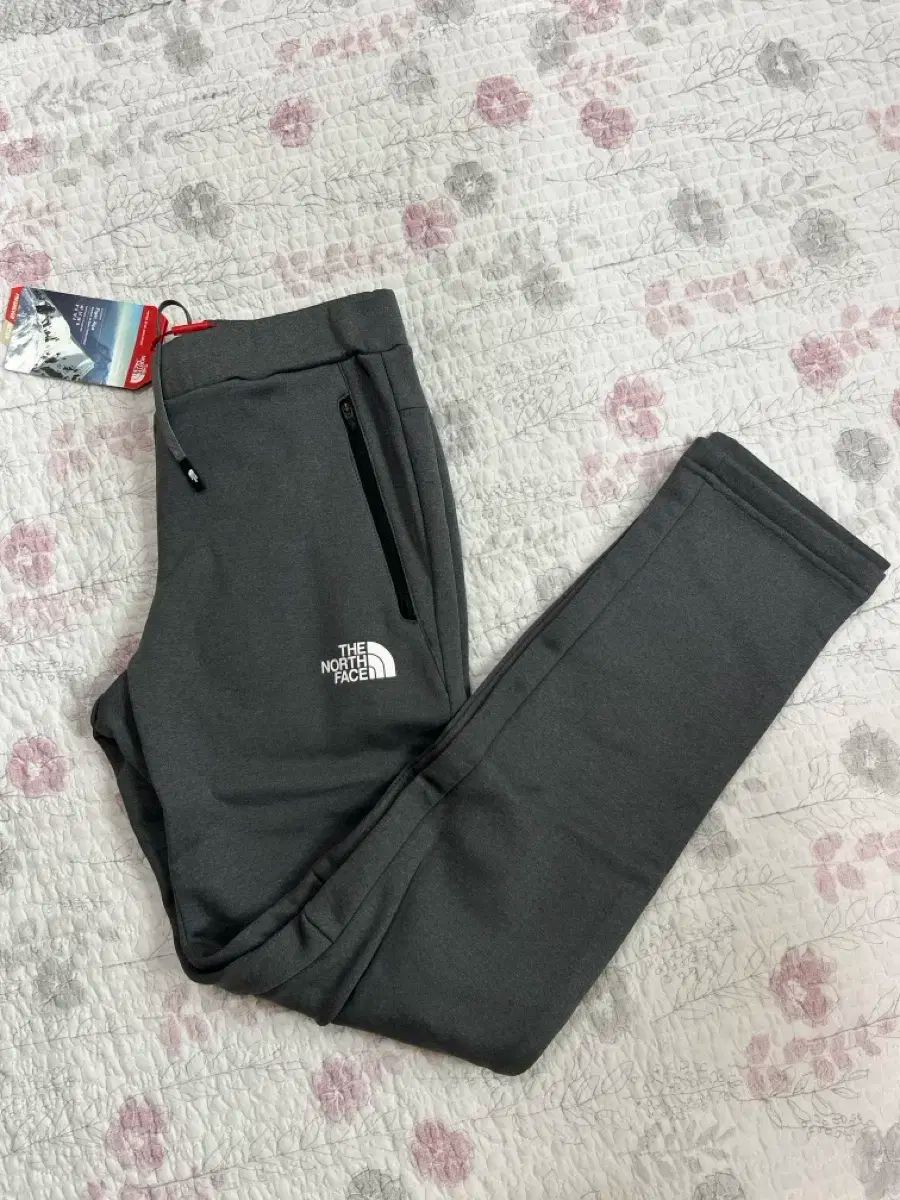 新品未使用 タグ付き ミュベール レギンス パンツ ラメ ロゴ入り 新品未使用 タグ付き ミュベール レギンス パンツ ラメ ロゴ入り