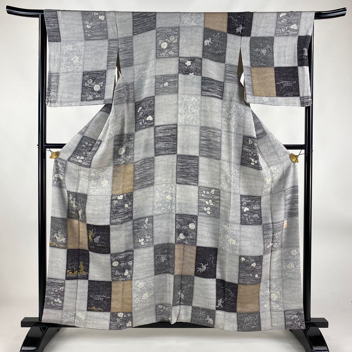 訪問着 身丈158cm 裄丈65cm M 袷 落款 鳥獣戯画 草花 箔 絞り 灰色  