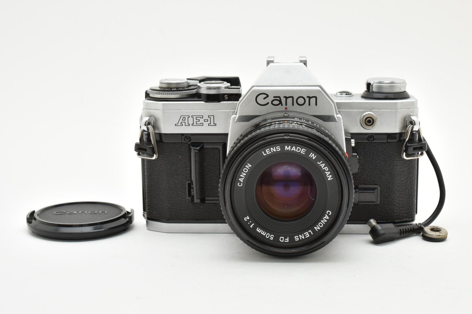 Canon/キヤノン AE-1 シルバー ボディ + New FD 50mm F2 レンズ Canon/キヤノン AE-1 シルバー ボディ + New FD 50mm F2 レンズ