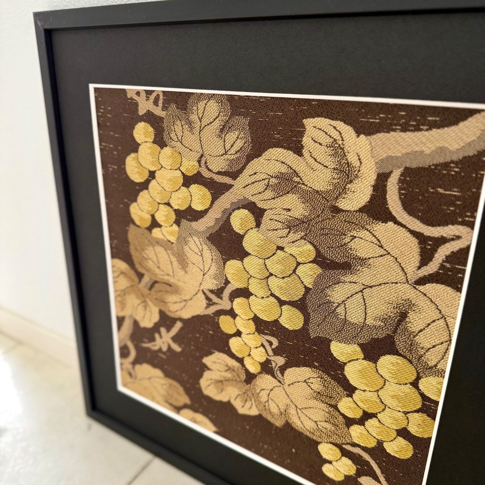 フレーム入りシルク織物アート 唐草葡萄