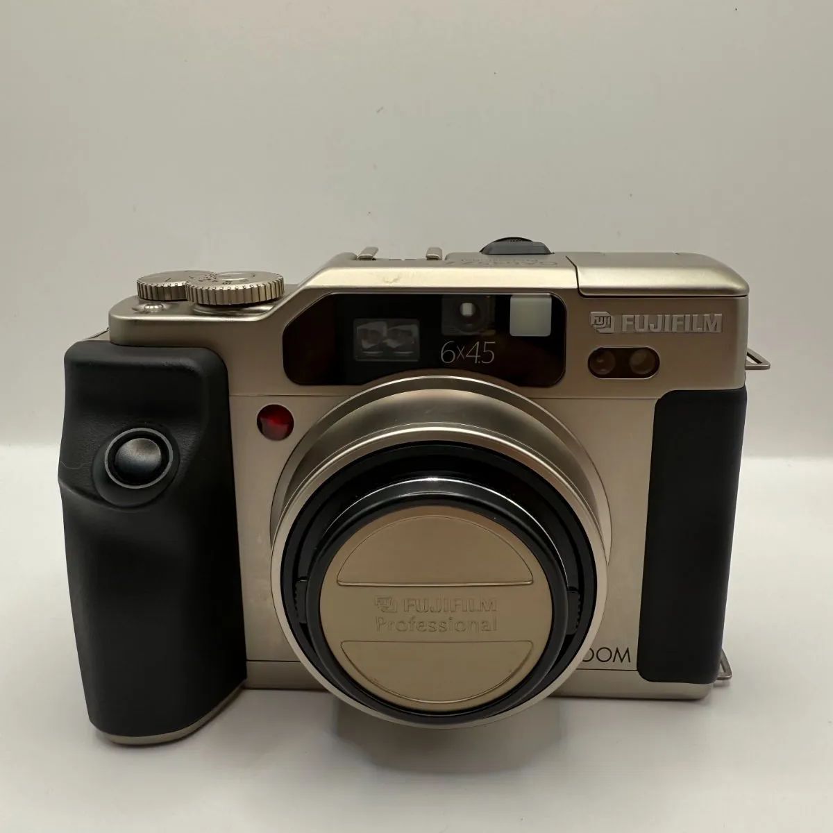 FUJIFILM GA645Zi Professional ※「中判カメラの教科書」掲載モデル