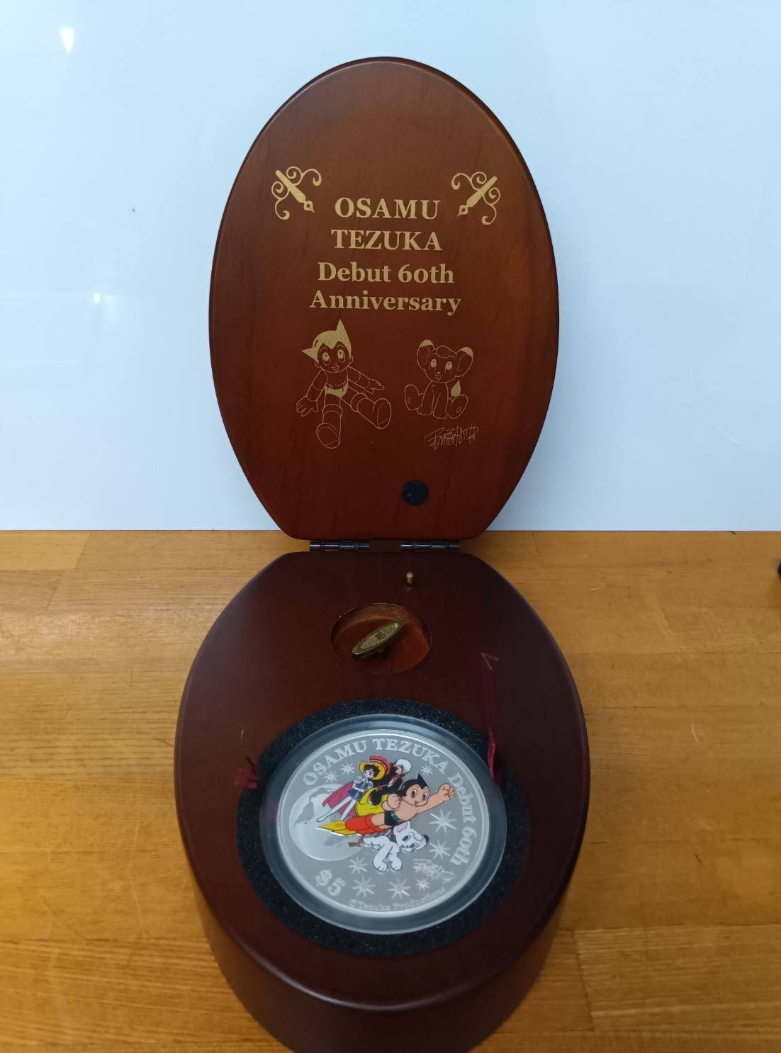 手塚治虫デビュー60周年記念銀貨 - メルカリ