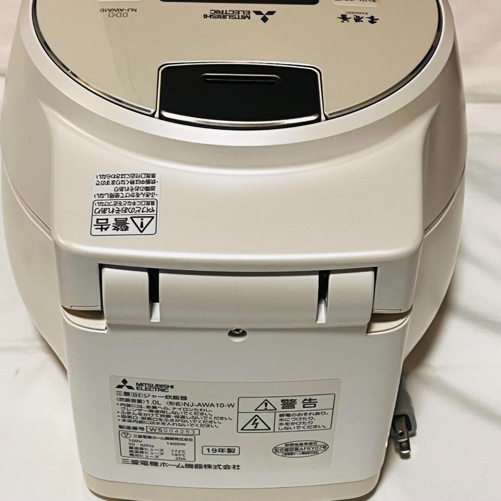 Mitsubishi NJ-AWA10-W 炊飯器　本炭釜　白真珠　5.5合 三菱電機 本炭釜 KAMADO NJ-AWA10-W [白真珠] 価格比較 - 価格.com