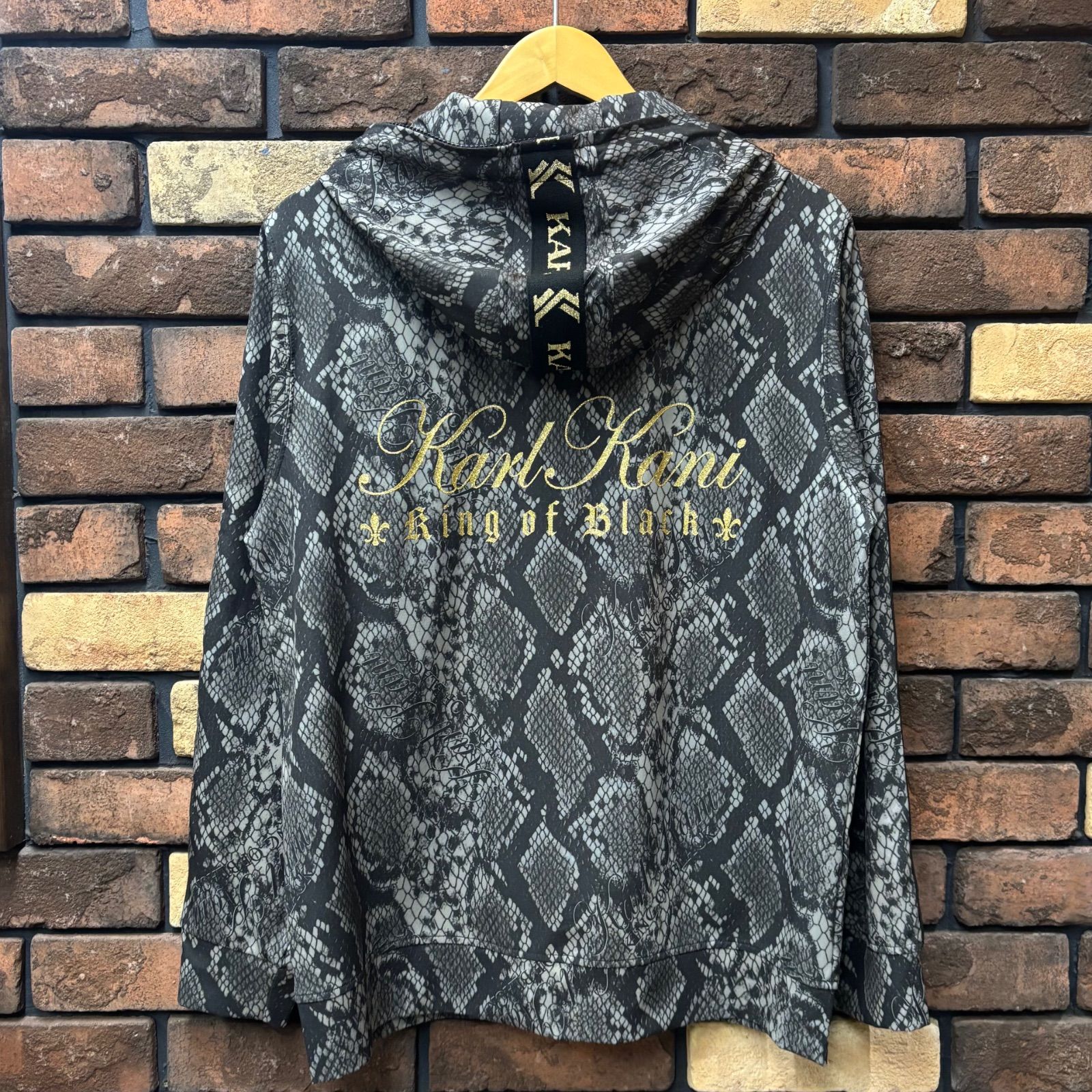 カールカナイ　パーカー Karl Kani] ブラック レッド フルジップ パーカー | PEET ONLINE