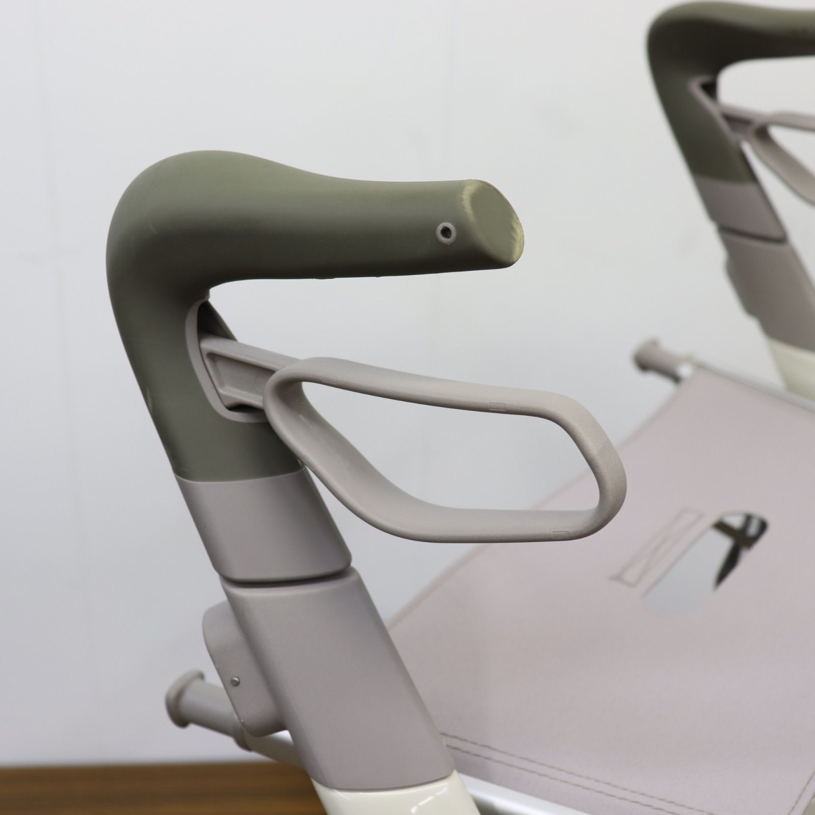 即日発送】byACRE バイエーカー 歩行器 カーボンウルトラライト