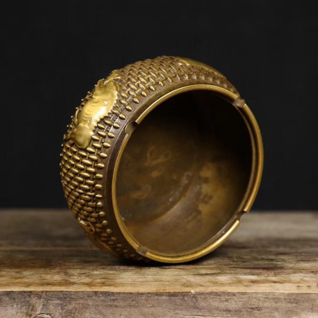 世界の 置物 五牛灰皿 銅細工 装飾品 メルカリ - 美術品 工芸品 工芸品