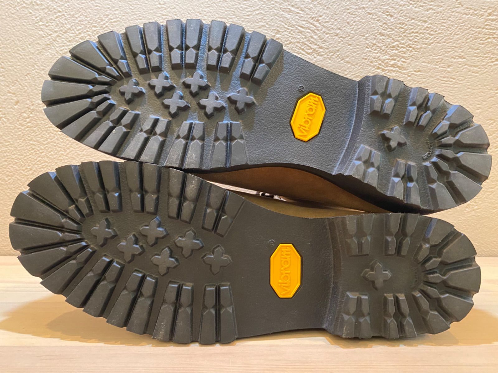 新品 エシュン HESCHUNG スエード マウンテンブーツ Vibram