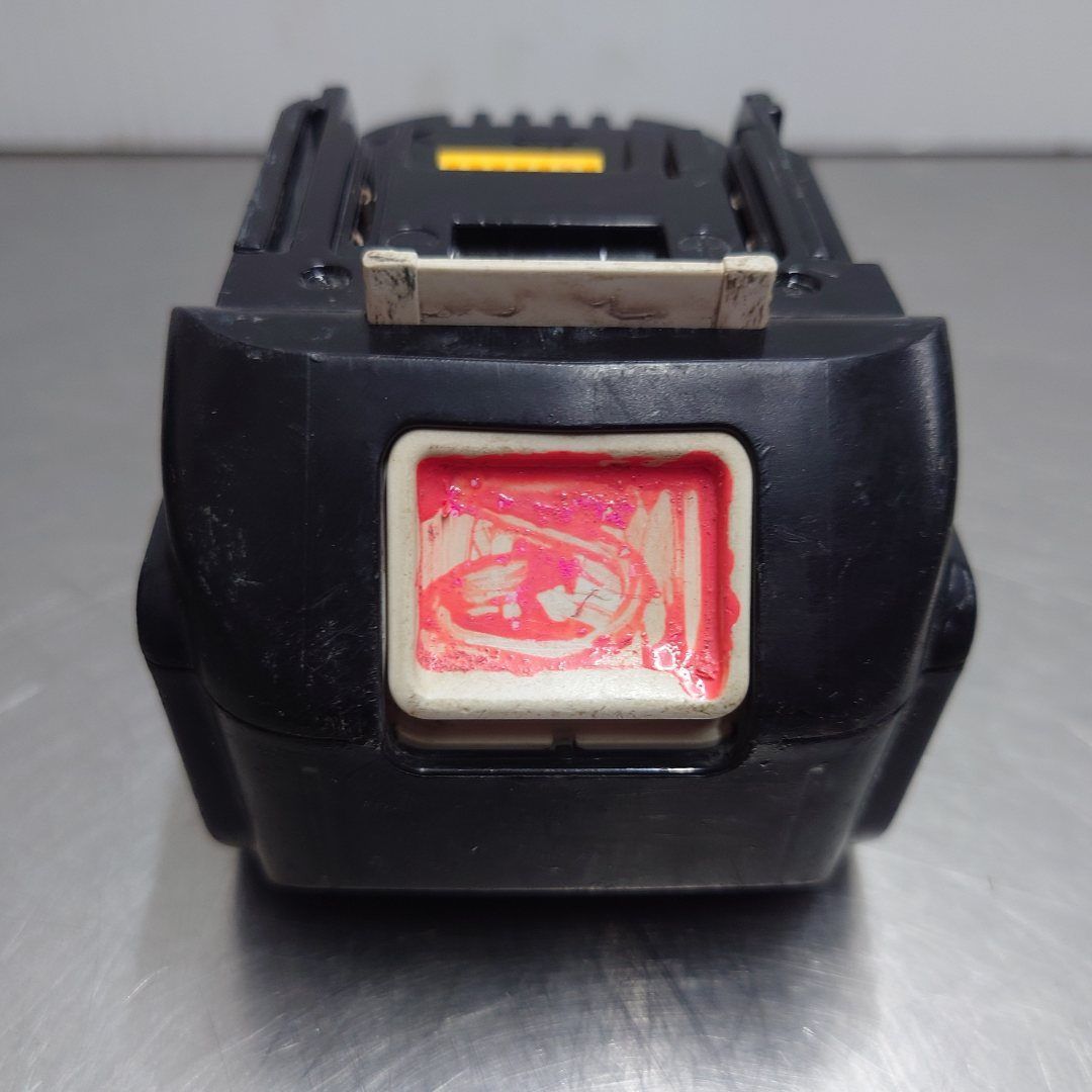 マキタ Makita 充電式ライト付きラジオ 18Vバッテリーパック付き