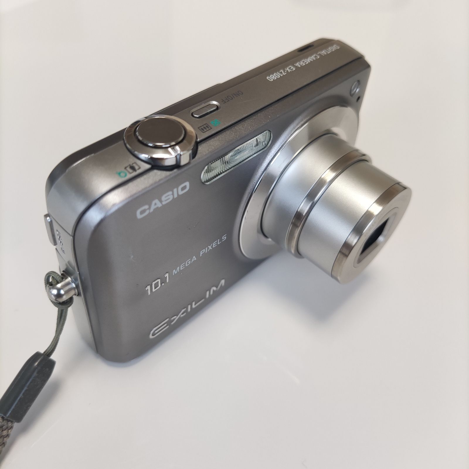CASIO EXILIM OPTICAL 3x シルバー ストラップ付き - メルカリ CASIO EXILIM OPTICAL 3x シルバー ストラップ付き - メルカリ