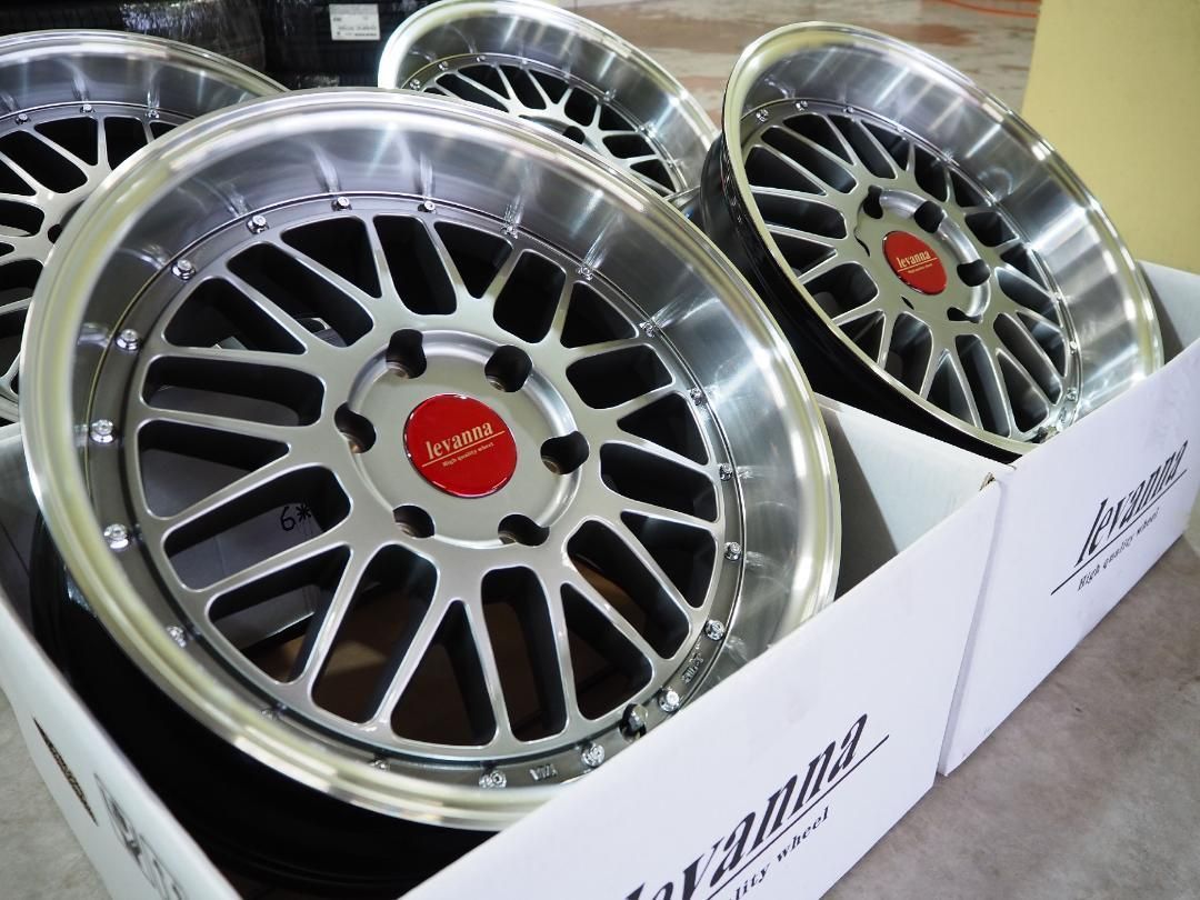要オーバーフェンダー 深リム メッシュ ハイエース 225/50R18 要 