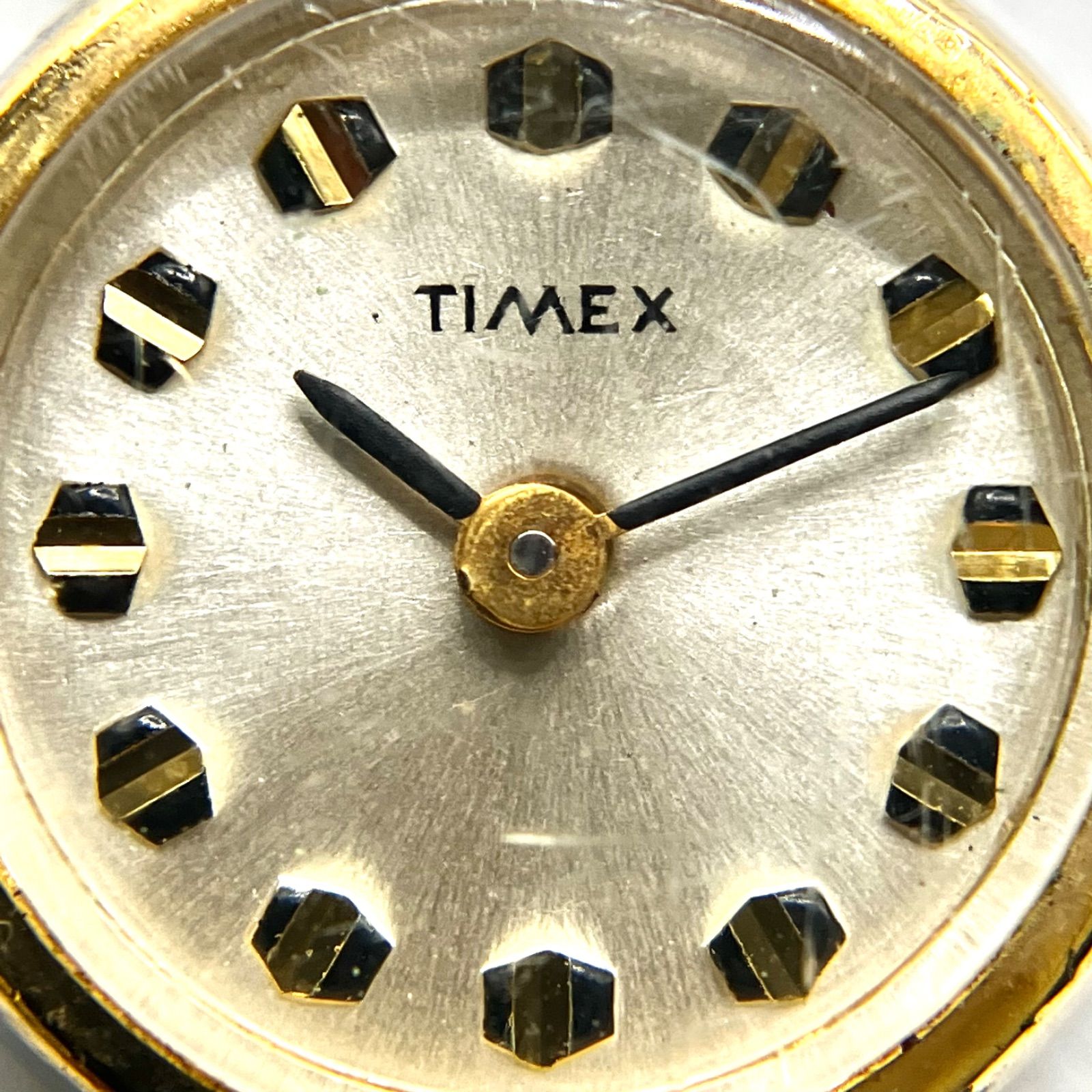 【超レア品⭐️ TIMEX】 ビンテージ タイメックス　 ゴールドカラーケース　 手巻き腕時計　 レディース女性用　 機械式　 レトロアンティーク  稼働中！