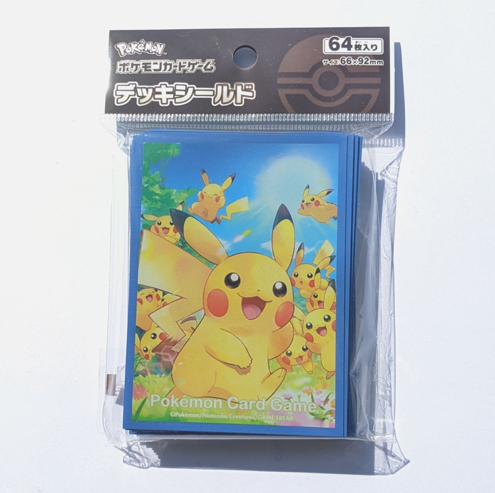 新品未開封・送料込み】 ピカチュウ大集合 デッキシールド サプライ