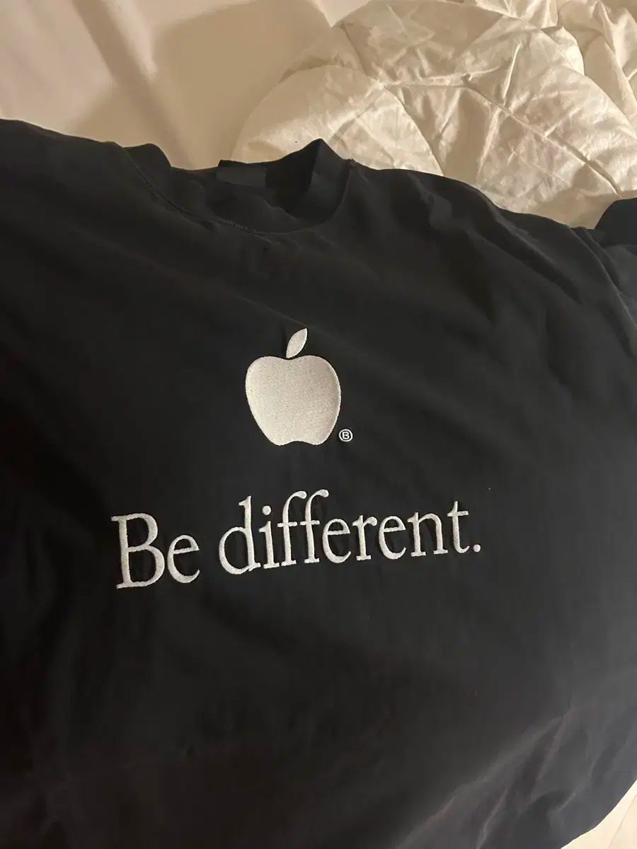 BALENCIAGA(バレンシアガ) アップル ロゴ 半袖Tシャツ 2