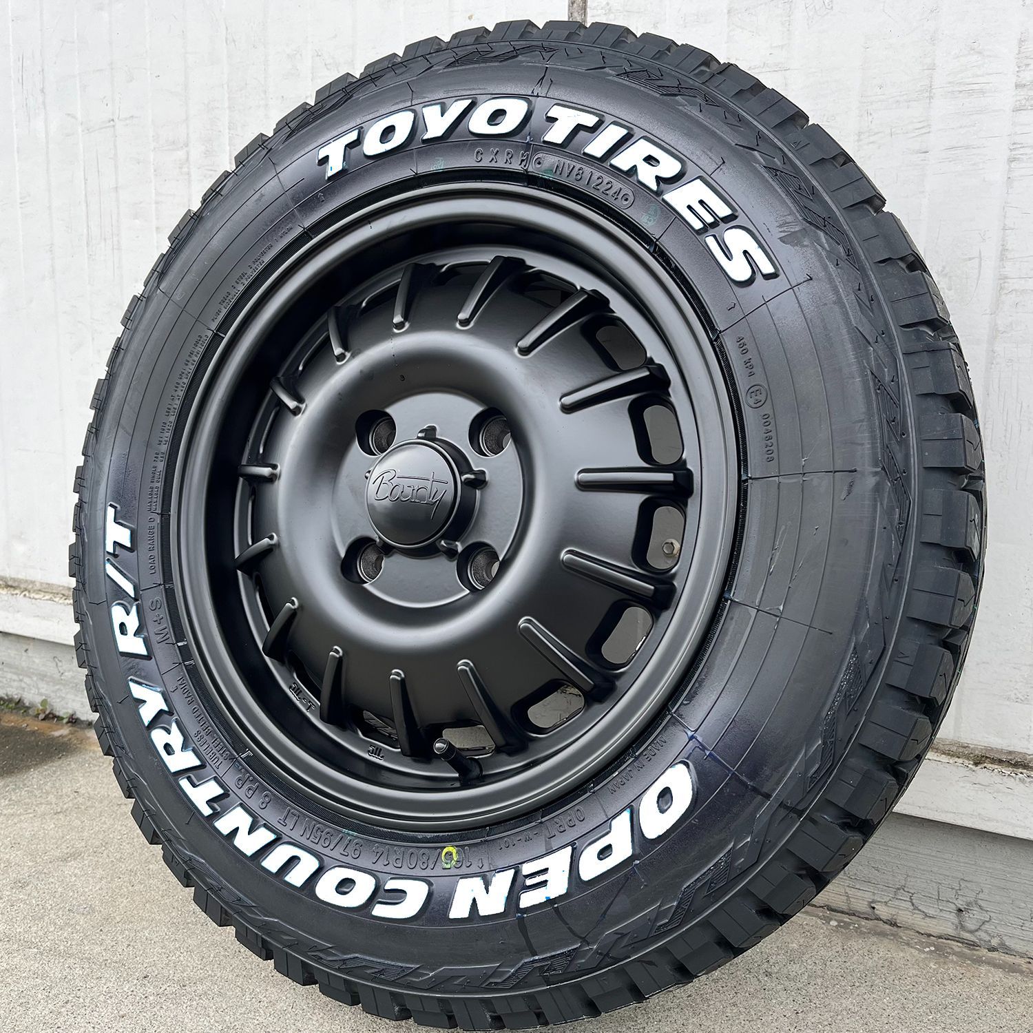 【マッキー】タイヤ・ホイールセット　ダイハツ　14インチ PARADA PA03 サマータイヤ ホイール4本セット 165/55R14C 14