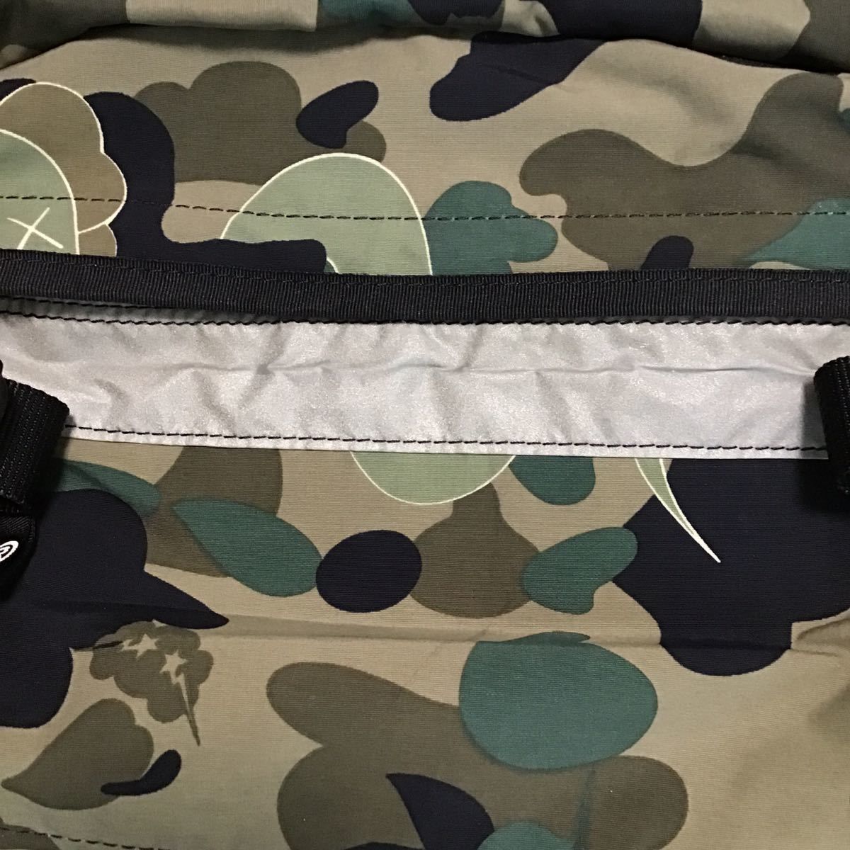 ☆激レア☆ KAWS bendy 1st camo green ウエスト バッグ a bathing ape