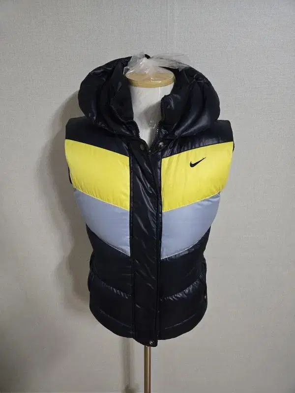 極美品・クリーニング済】21-22AW モンクレール ダウンコート モカ 黒