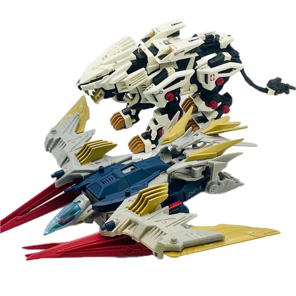 ゾイドフューザーズ FZ-016 ライガーゼロファルコン ライオン/ハヤブサ