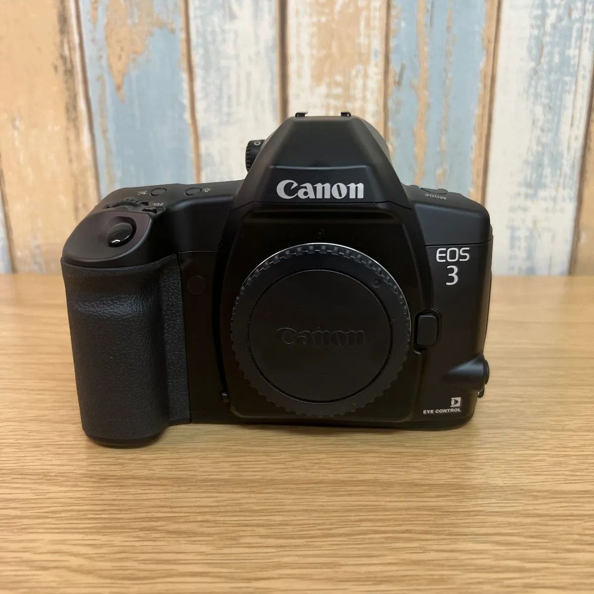 Canon キャノン EOS-3 ボディ＋ PB-E2 フィルム一眼レフカメラ