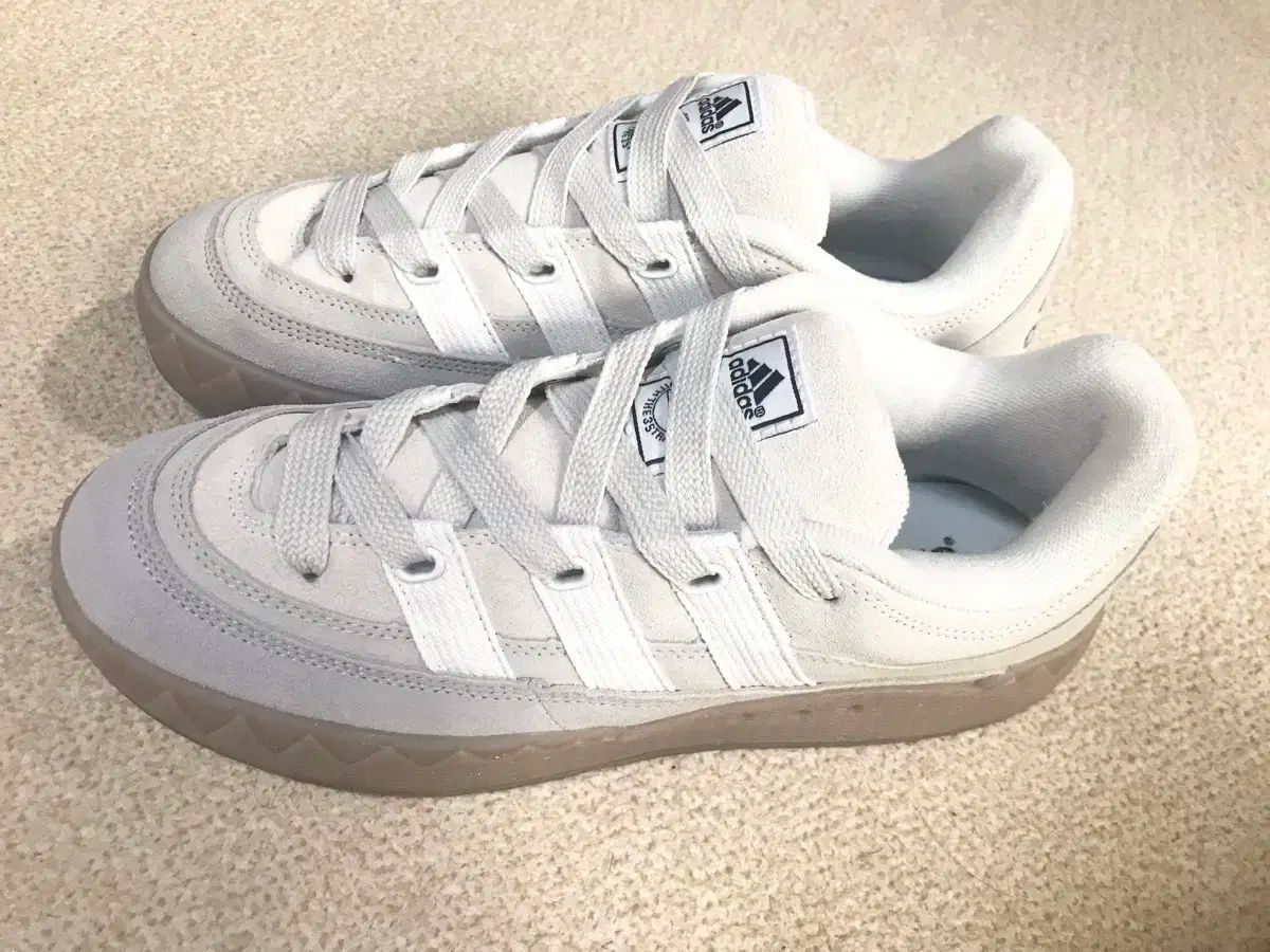 未使用に近いアディダス アディマティック 