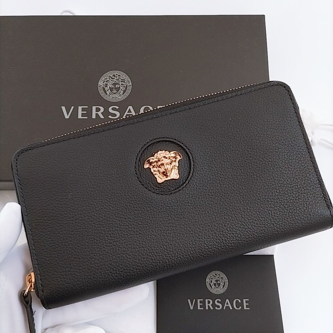 お*ん様 新品 VERSACE ヴェルサーチェ ラ メドゥーサ さくら　長財布 新品 VERSACE ヴェルサーチェ ラ メドゥーサ さくら 長財布