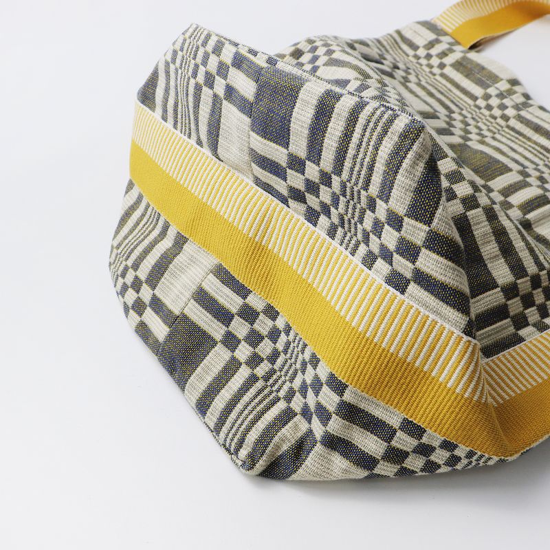 【美品】Johanna Gullichen テトラ ショルダーバッグ Doris 美品】Johanna Gullichen テトラ ショルダーバッグ Doris - メルカリ