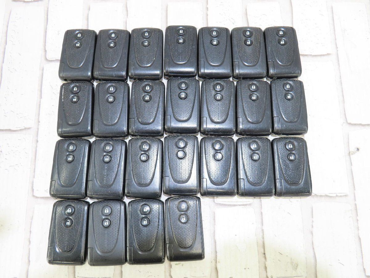 ダイハツ 2ボタン キーレス 鍵 スマートキー 25個セット ムーヴ タント パッソ ココア 他 部品活用などに |No Z141