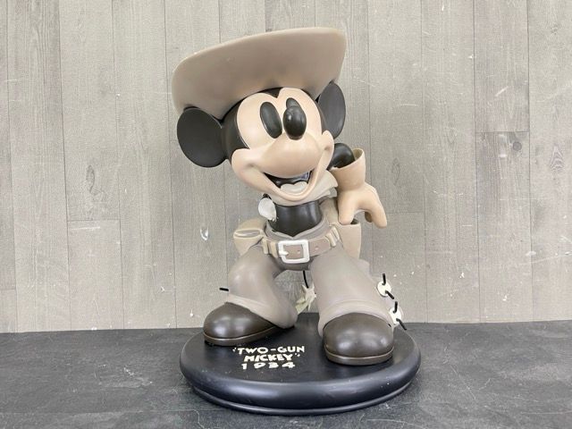 希少 TWO-GUN MICKEY 1934 ミッキーマウス ビッグフィギュア