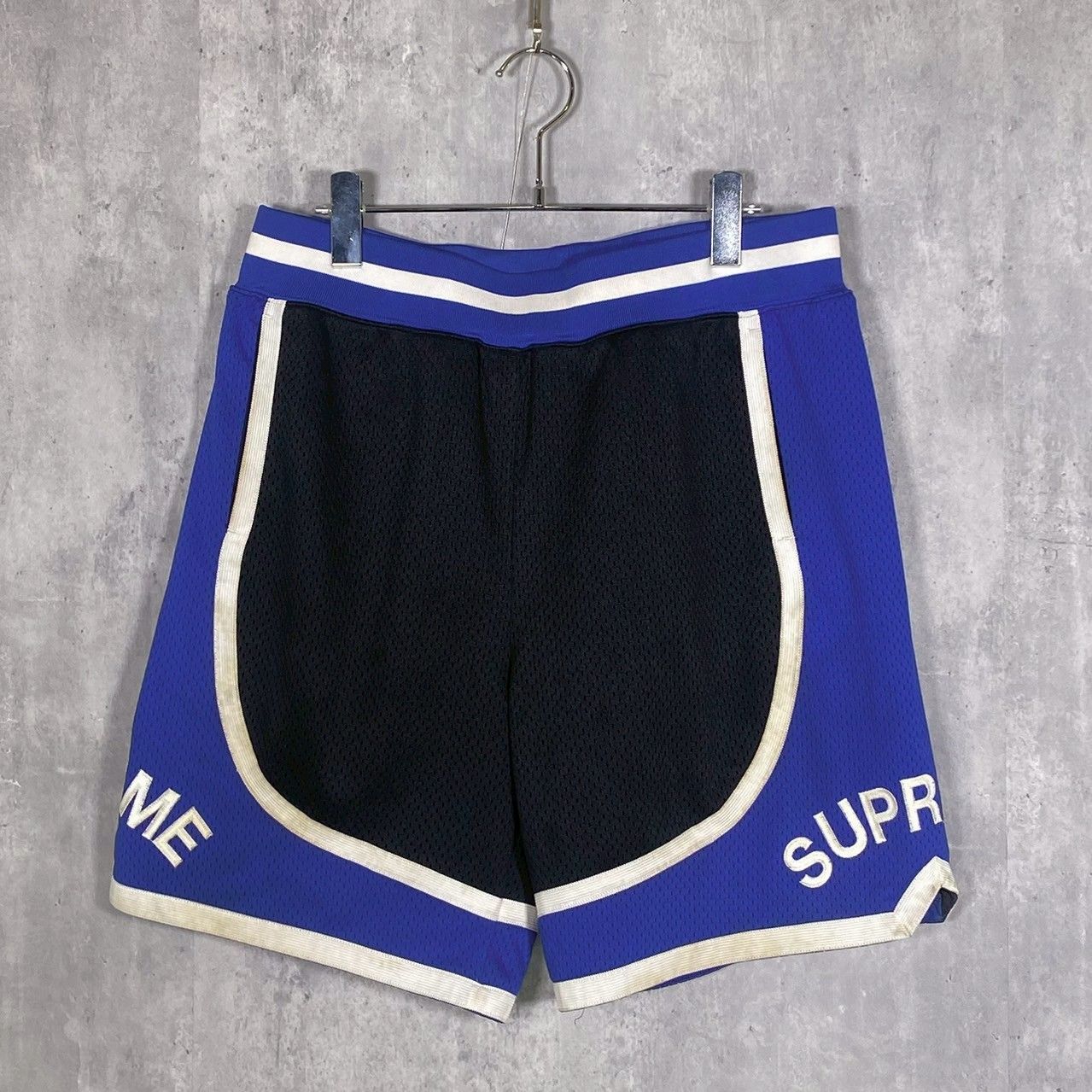 SUPREME』シュプリーム (S) メッシュハーフパンツ - メルカリ