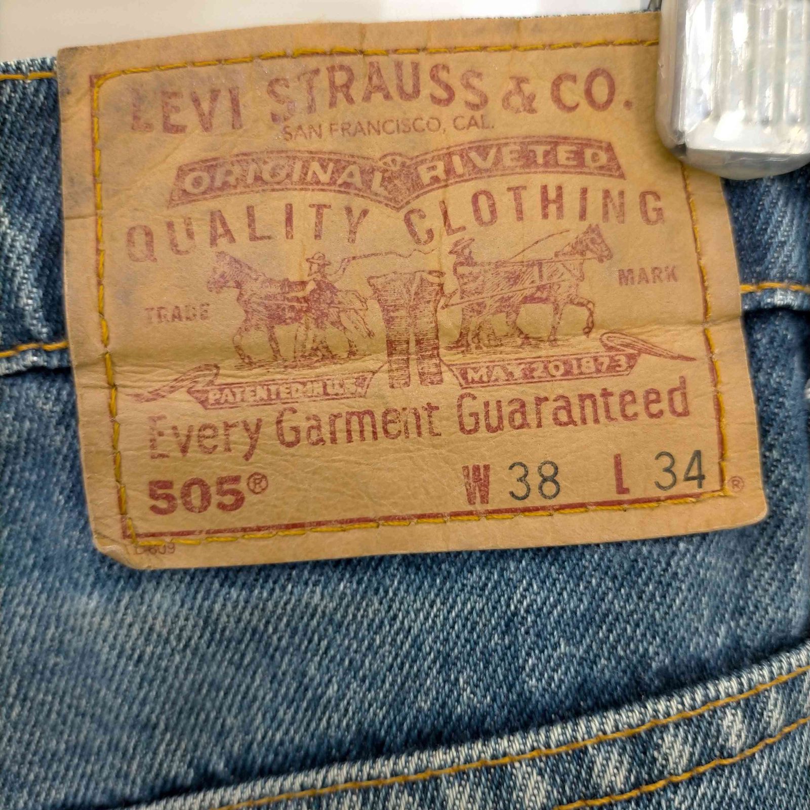 リーバイス LEVI'S　505　刻印104　デニムパンツ リーバイス Levis 98年製 ボタン刻印104 505デニムパンツ メンズ W38