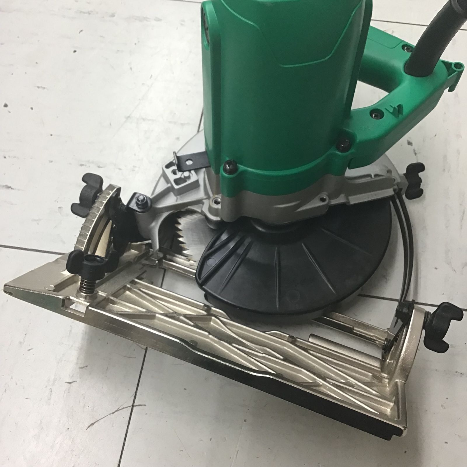 現状品】 マキタ/makita 165mm 電気マルノコ M562 【鴻巣店】 - メルカリ