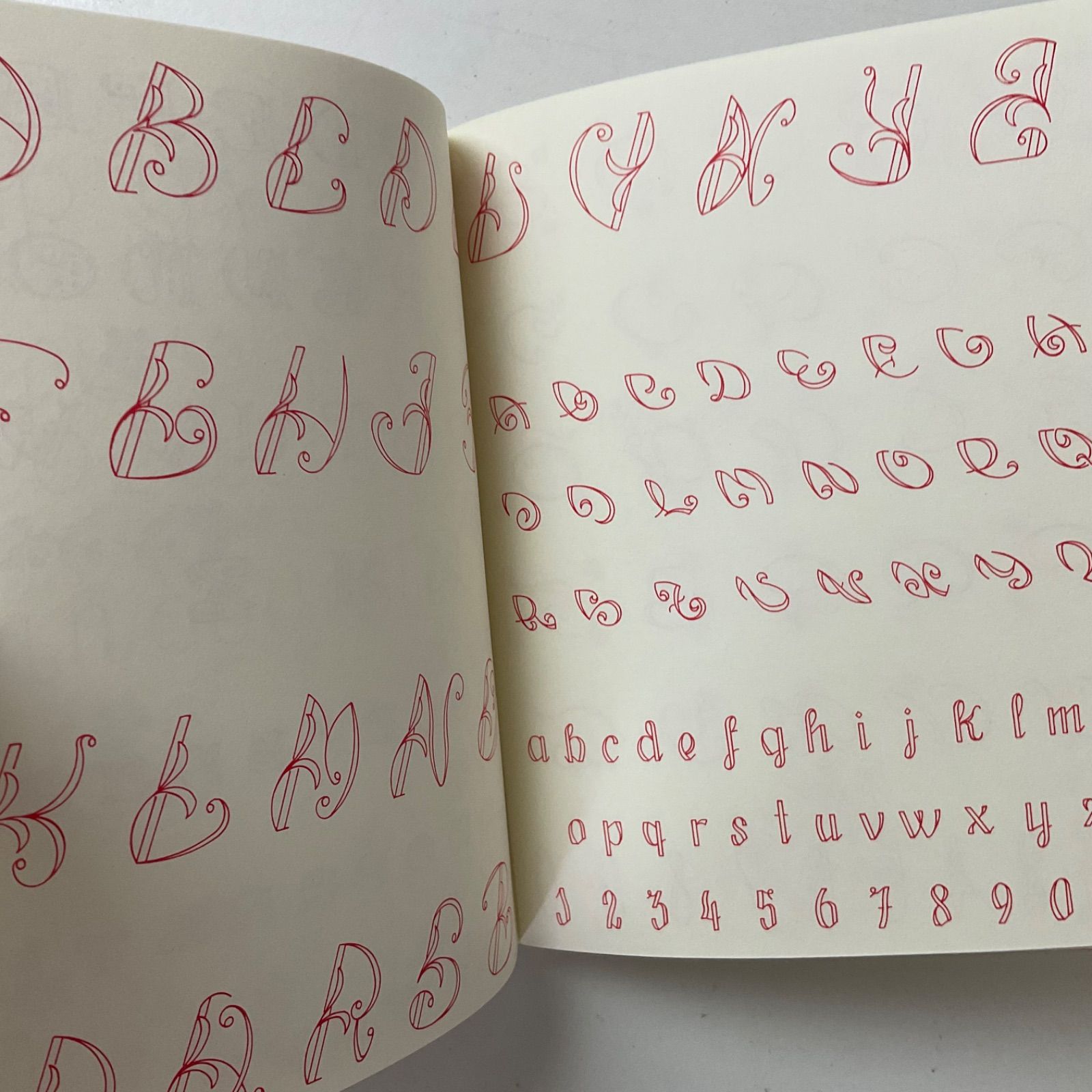 手芸本 刺繍 マイ イニシャル ミニブック 3 レターズ LETTRES