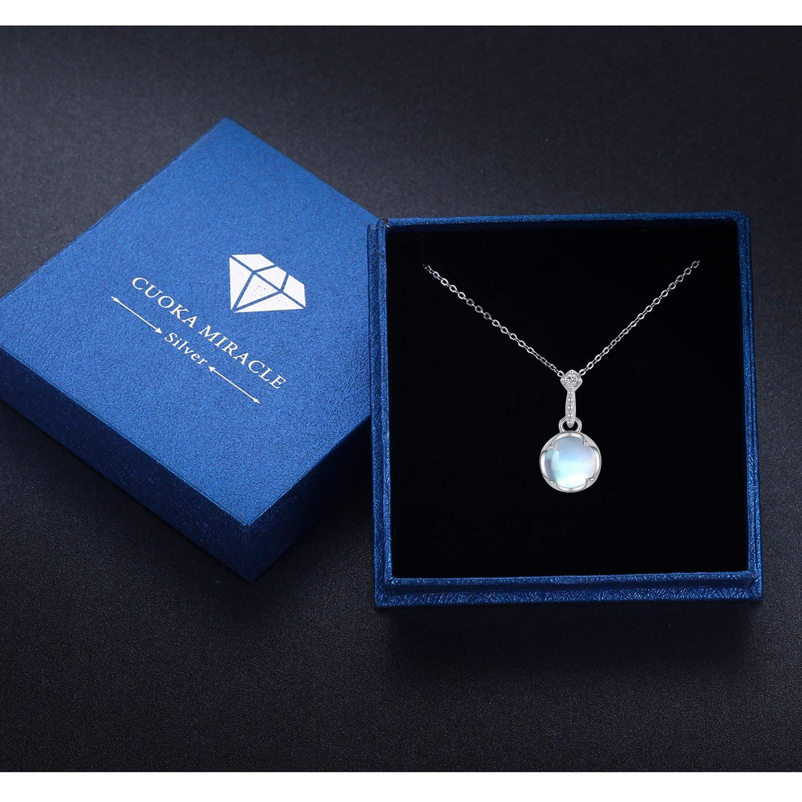 ムーンストーンネックレス