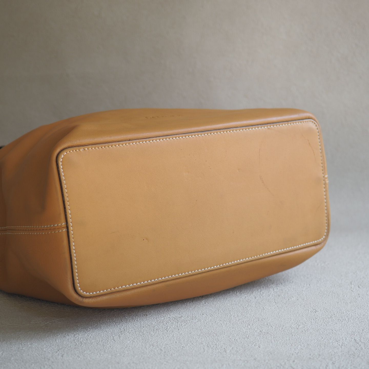 LOEWE レザーショルダーバッグ ベージュ LOEWE レザーショルダーバッグ ベージュ 楽天市場】ロエベ loewe